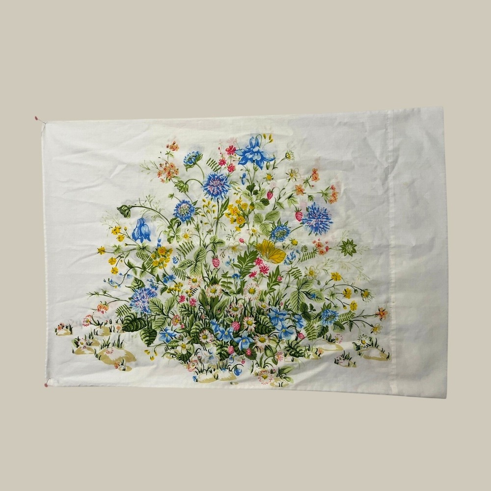 Vintage Pequot Wildflower Floral Percale Standard Pillowcase Made in USA White